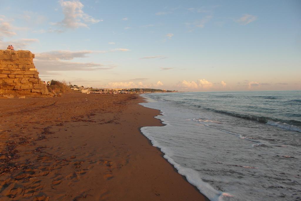 Beach House Hotel Сиде Экстерьер фото